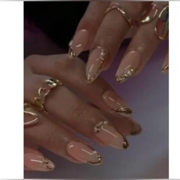 Minimal and Floral Multicolor Almond Shaped Press On Nails Bundle - Picture 2 of 8